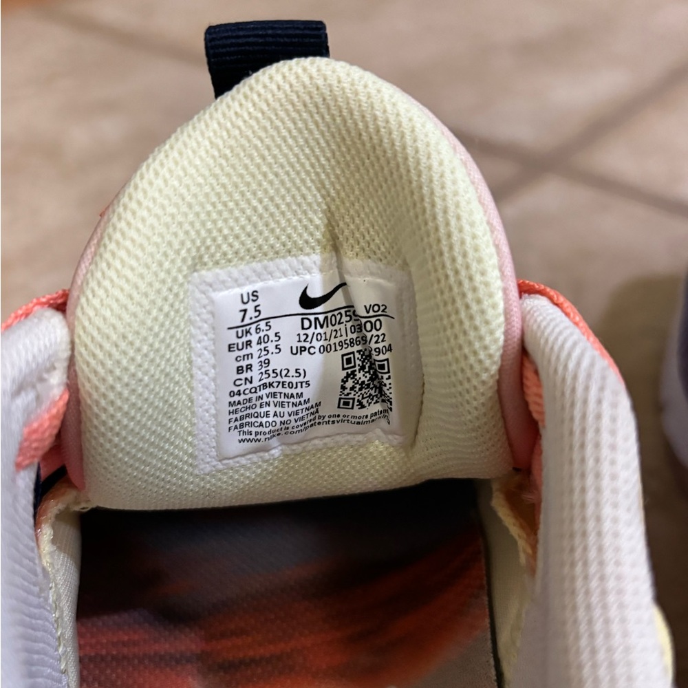 Nike Metcon 7 AMP Multicolor Gym Shoes - Picture 5 of 7